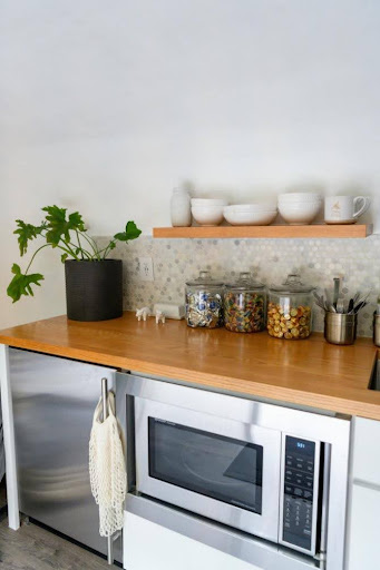 Should You Repair or Replace Your Microwave?